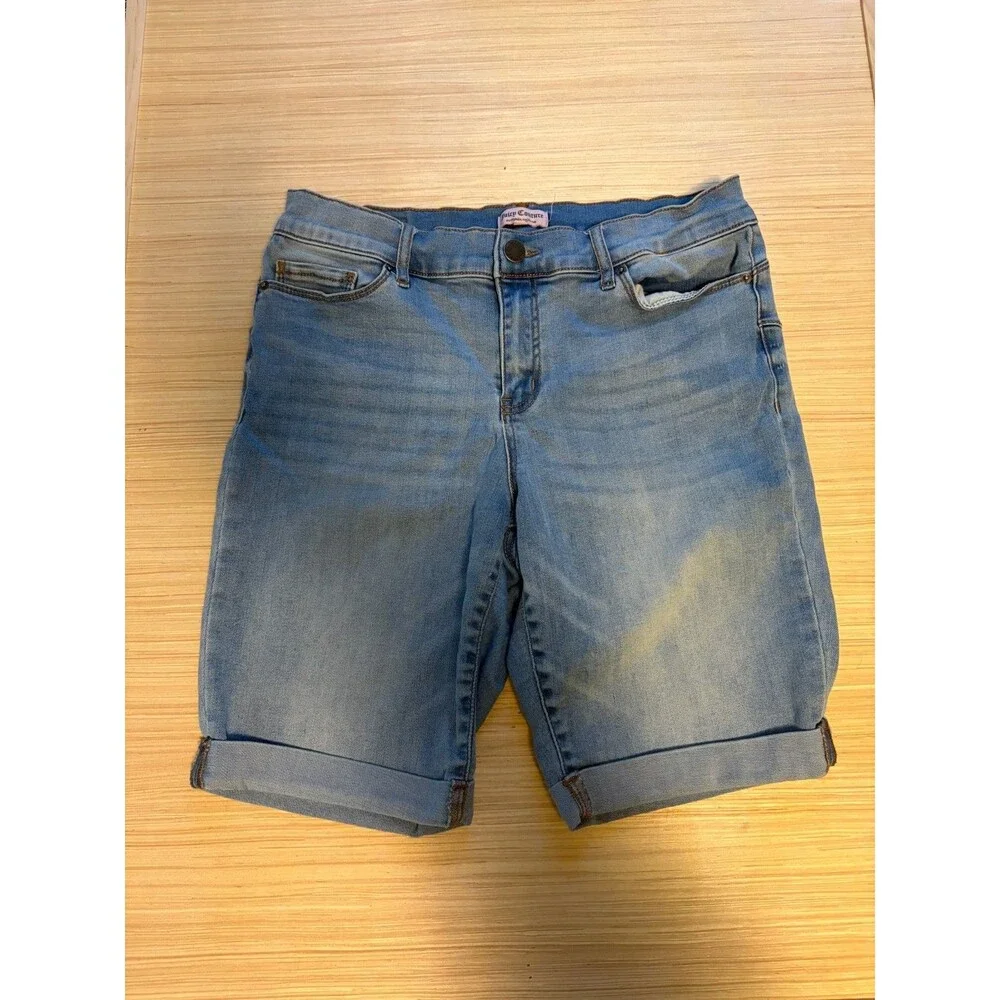 Juicy Couture Women’s Light Wash Denim Bermuda Shorts Cuffed Stretch Jorts